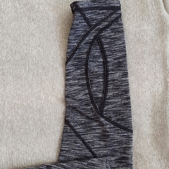 Victoria’s Secret Grey Sport Knockout Tight Leggings Cut Out Women's Size Medium - Picture 6 of 12